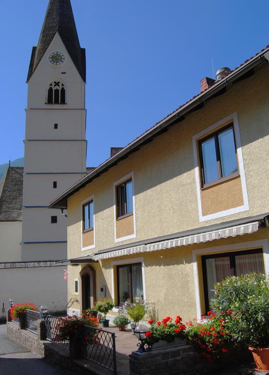 Fruehstueckspension Kirchenwirt Obervellach Exteriör bild