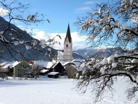 Fruehstueckspension Kirchenwirt Obervellach Exteriör bild