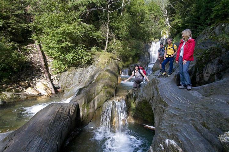 Fruehstueckspension Kirchenwirt Obervellach Exteriör bild